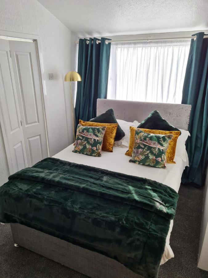 Hotel Waters Edge 3*