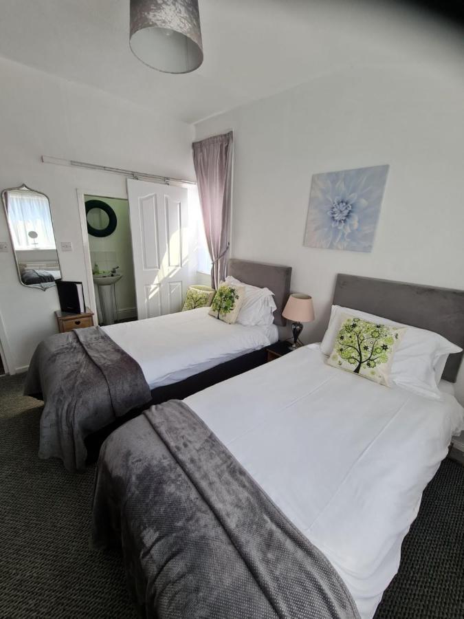 Hotel Waters Edge 3*