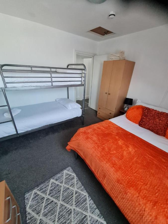 Waters Edge 3*