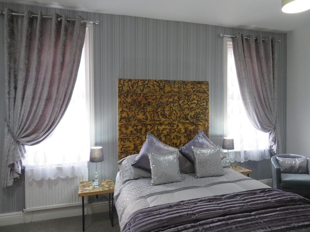 Hotel Waters Edge 3*