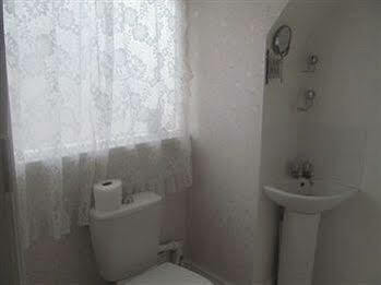 Отель Waters Edge